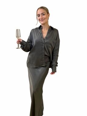 Djerf Avenue On The Go Shirt Storm Grey Silky Relaxed Button-Up Blouse Sz S